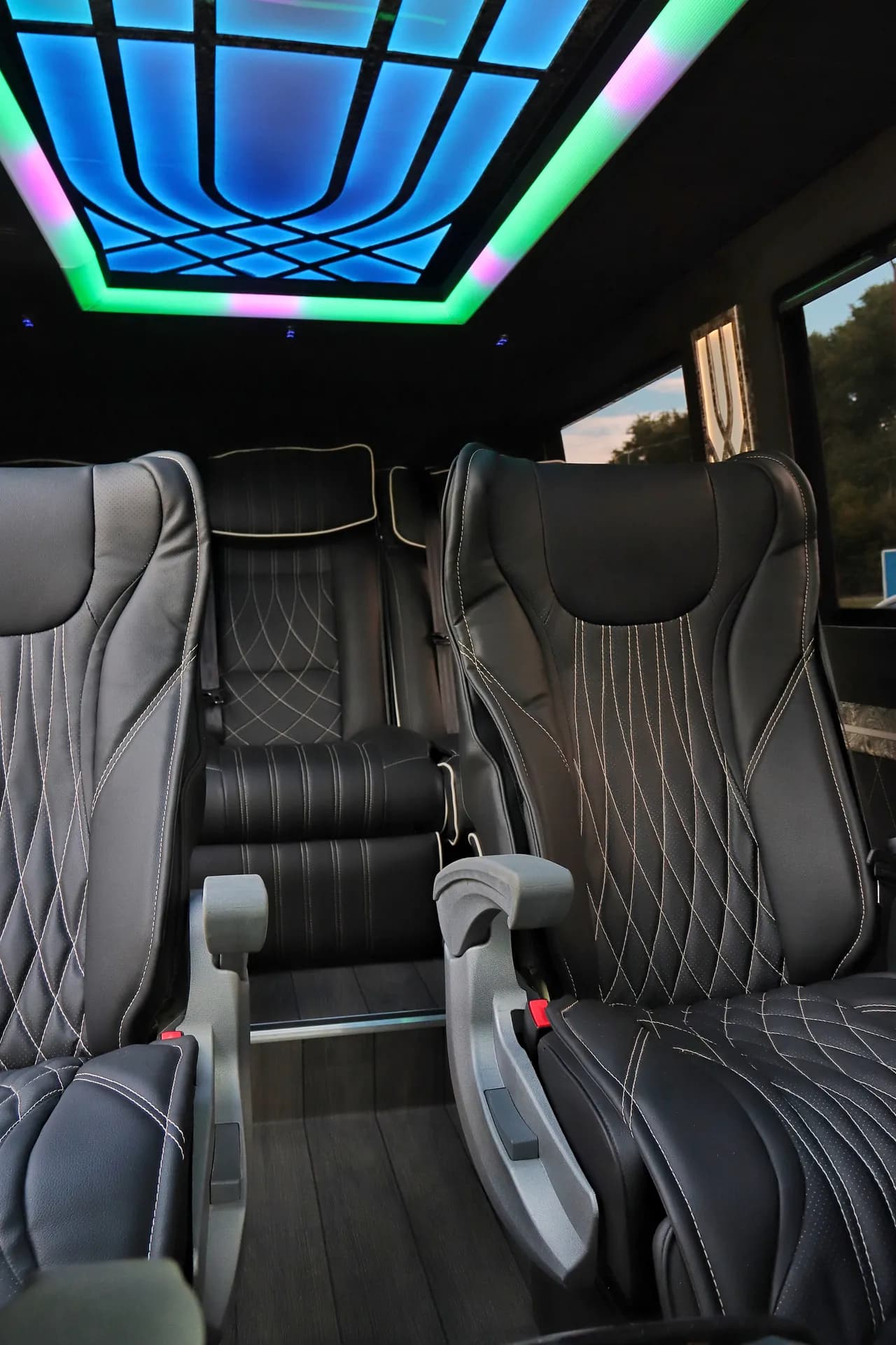 Комплексне переобладнання зеленого Mercedes Sprinter