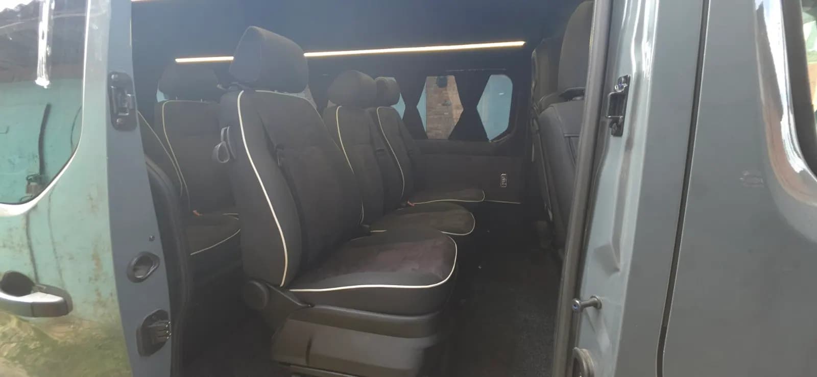Renault Trafic: темний салон із LED-освітленням preview 3