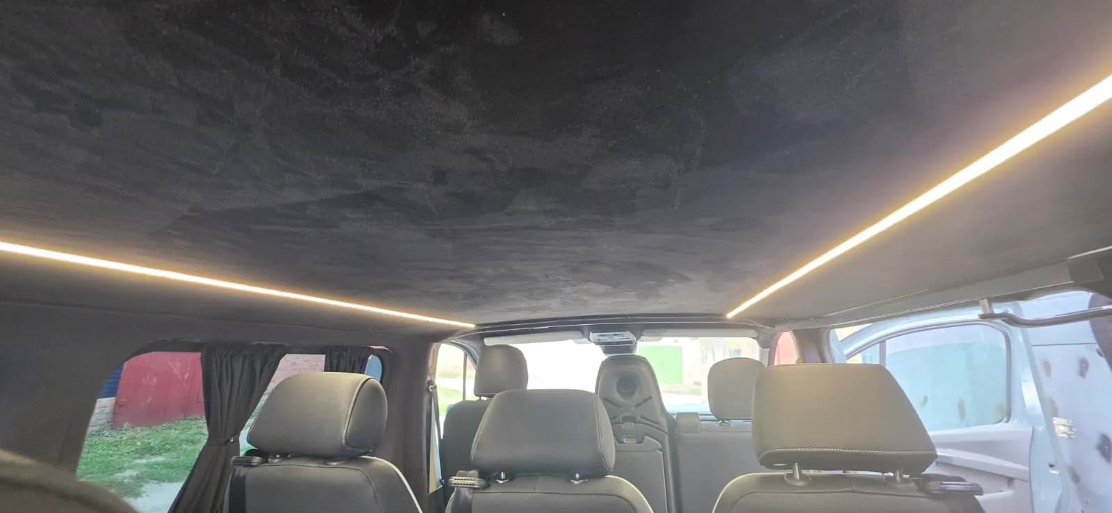 Renault Trafic: темний салон із LED-освітленням preview 9