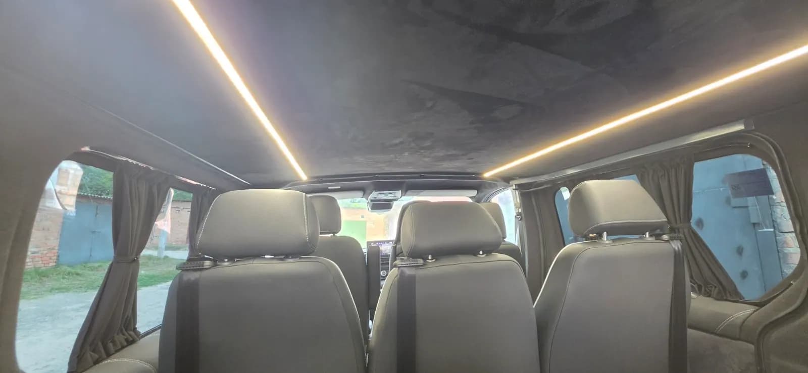 Renault Trafic: темний салон із LED-освітленням preview 10