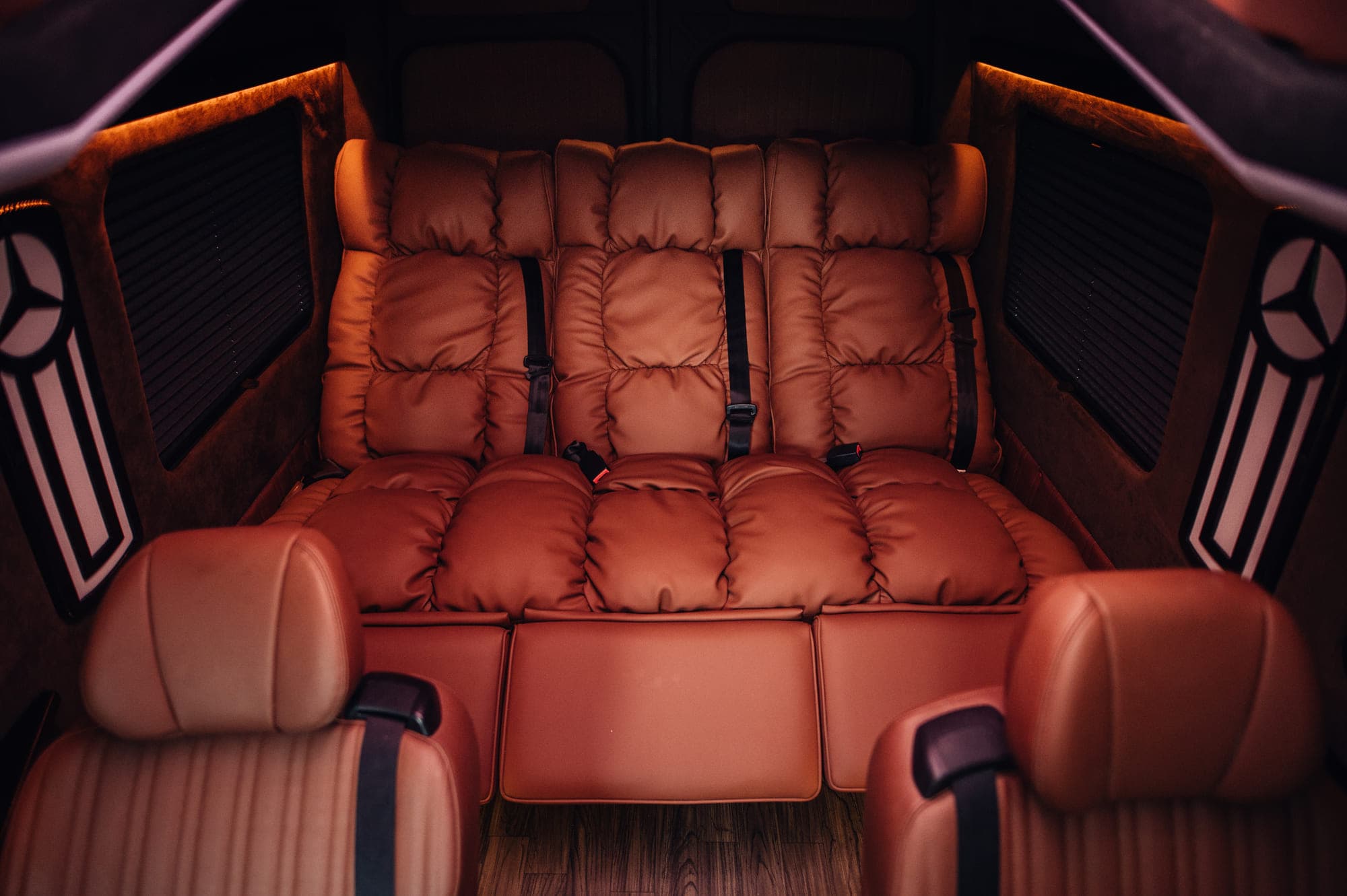 Переобладнання Mercedes Sprinter у преміальний VIP-салон preview 3