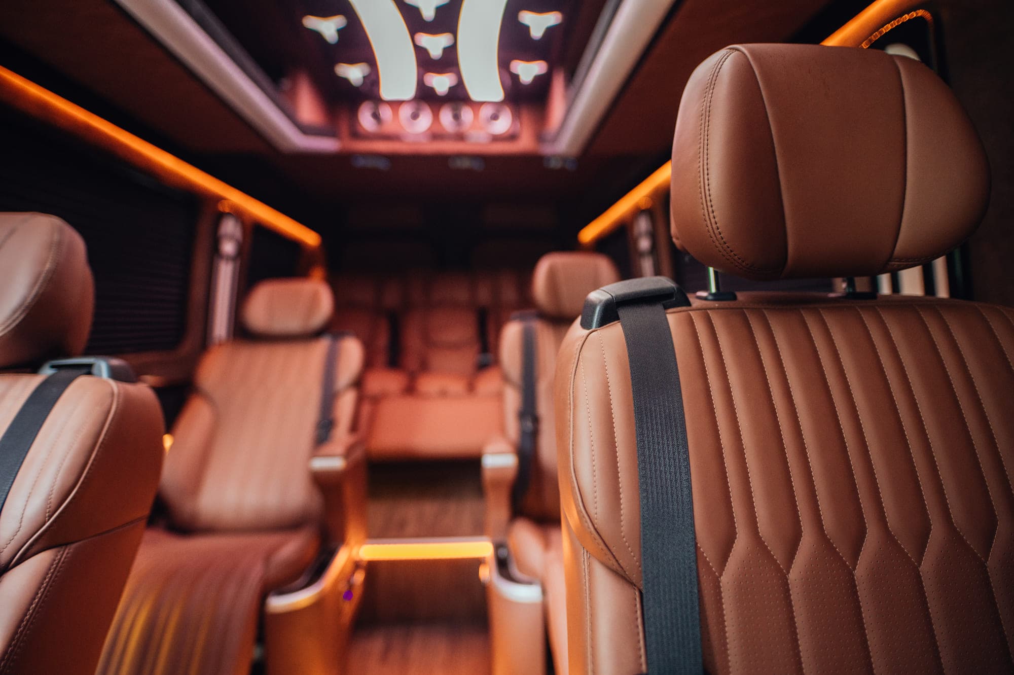 Переобладнання Mercedes Sprinter у преміальний VIP-салон preview 4