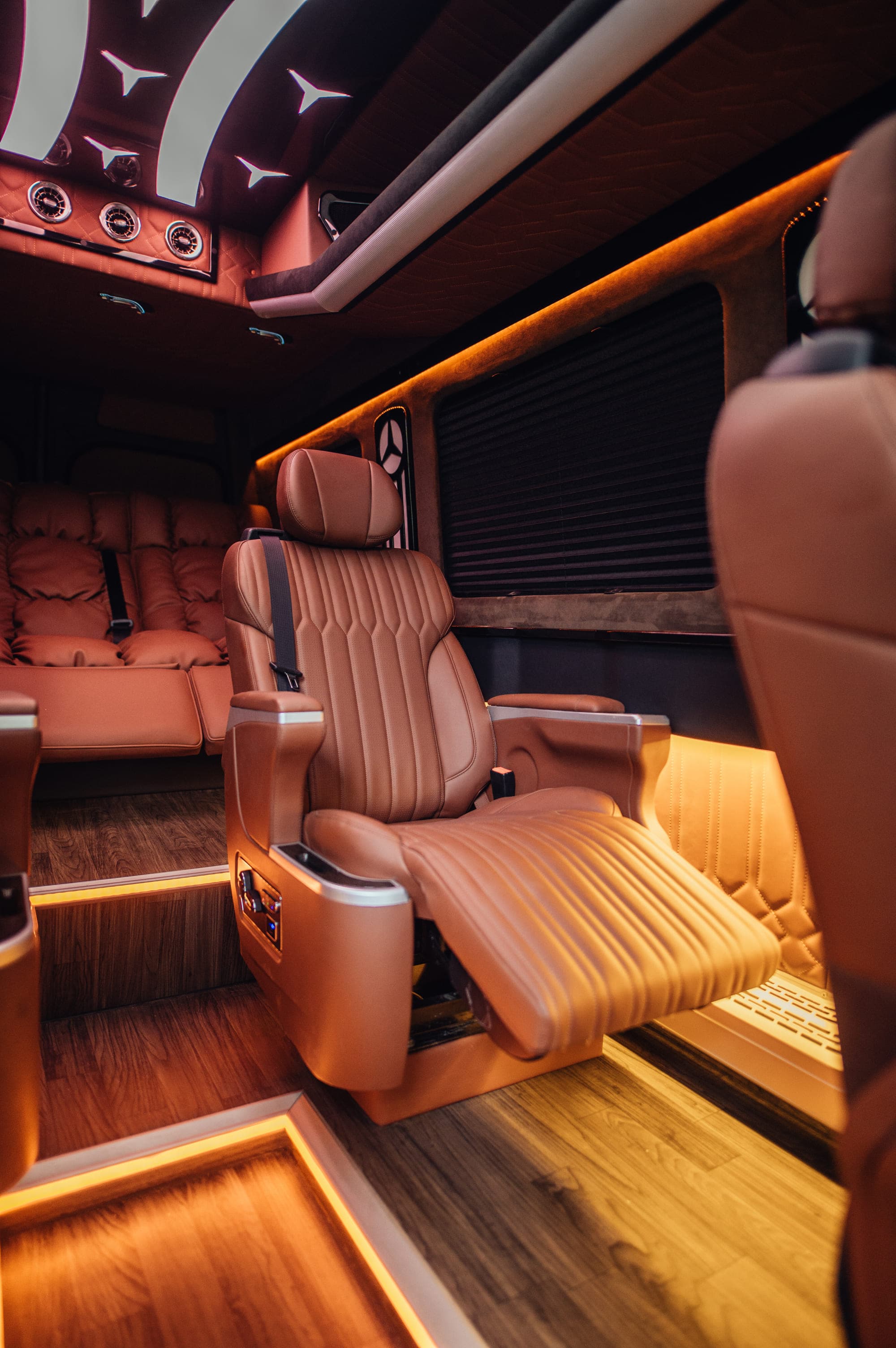 Переобладнання Mercedes Sprinter у преміальний VIP-салон preview 5