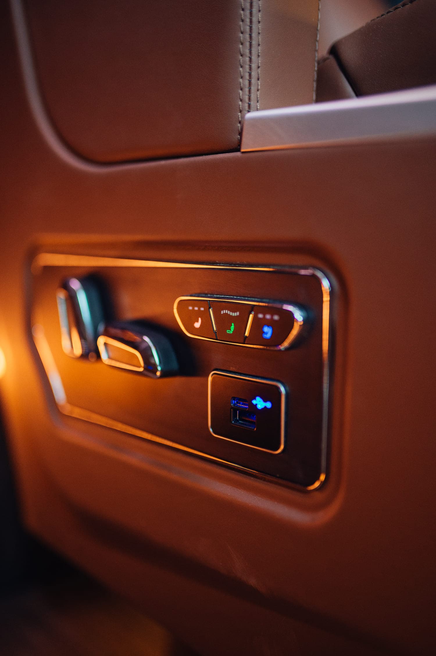Переобладнання Mercedes Sprinter у преміальний VIP-салон preview 8