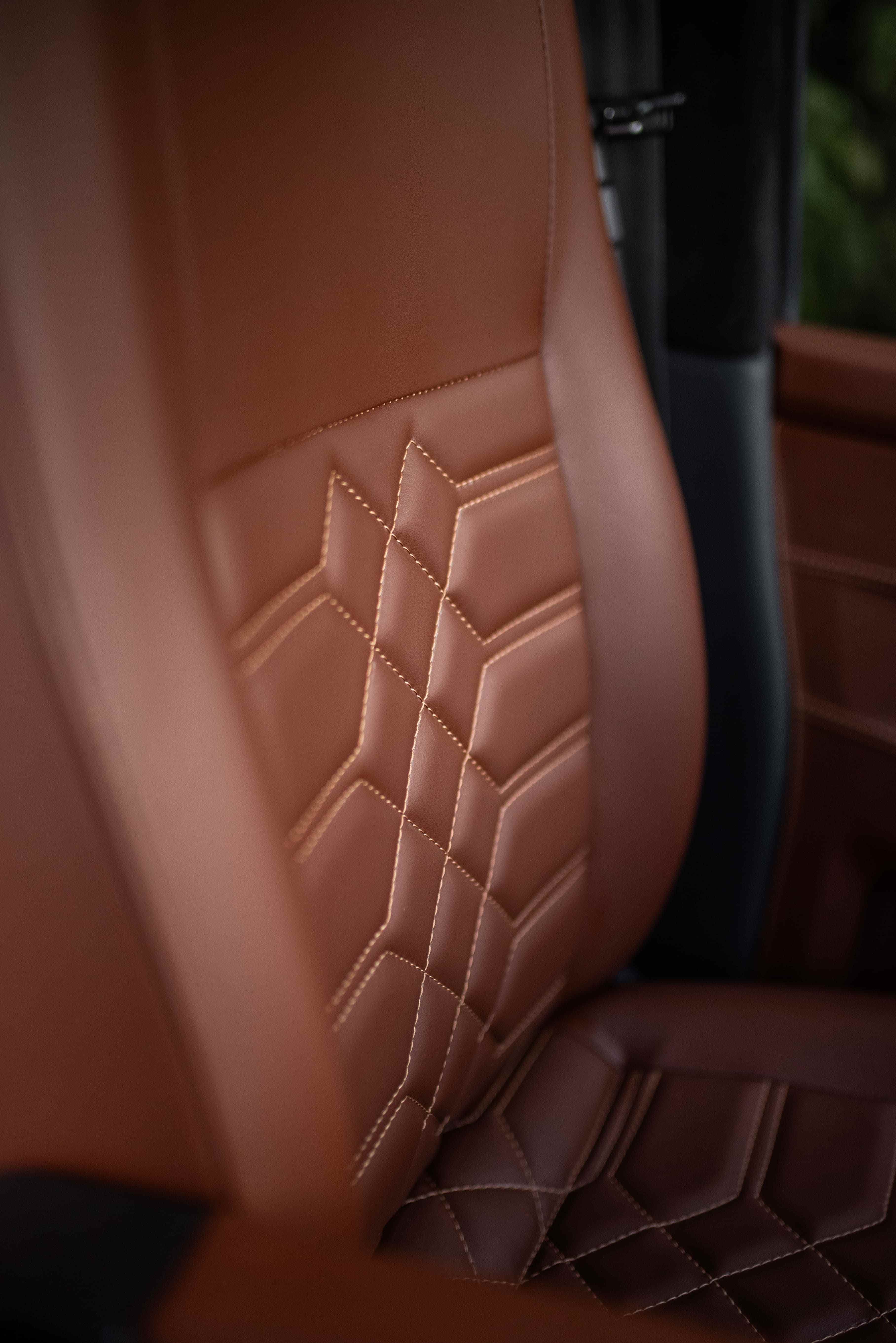 Переобладнання Volkswagen Transporter з реклайнерами preview 2