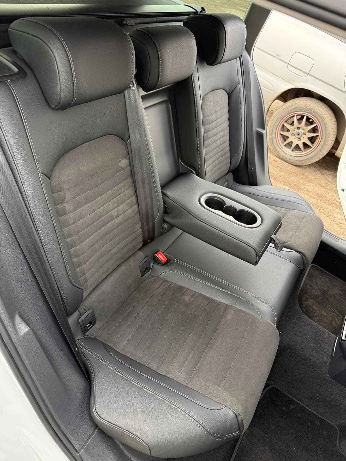 Перетяжка салону Volkswagen Passat B8 preview 3
