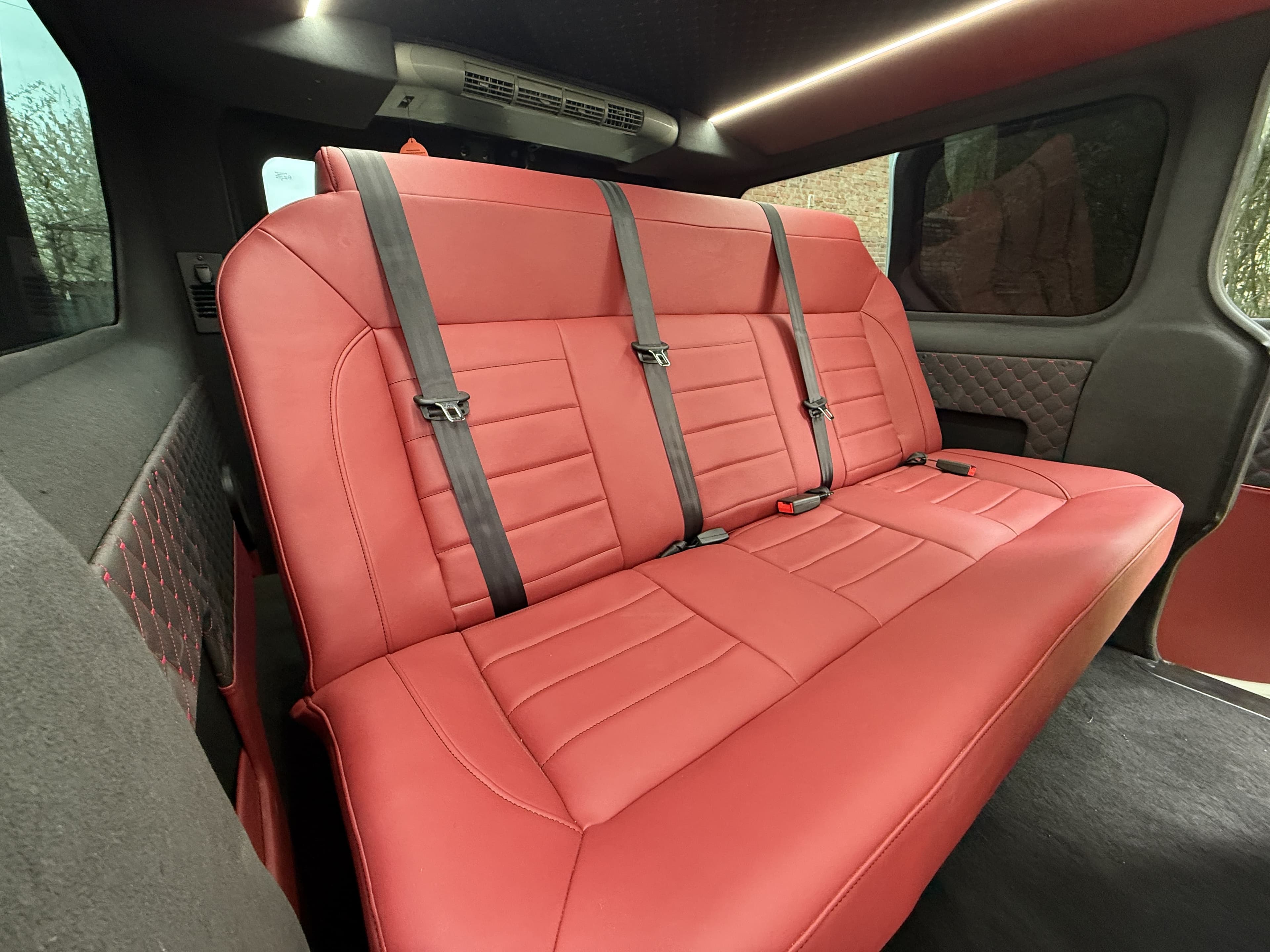 Переобладнання Renault Trafic у комфортний пасажирський салон рівня VIP preview 6