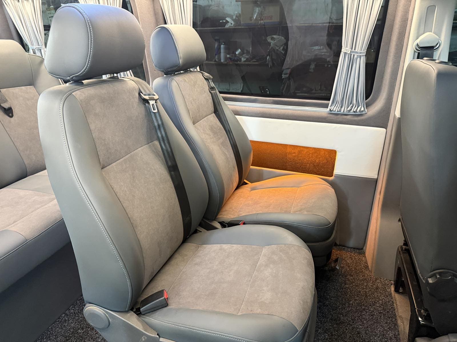 Volkswagen Transporter T6.1: переобладнання з вантажного в пасажирський 7+1 preview 4