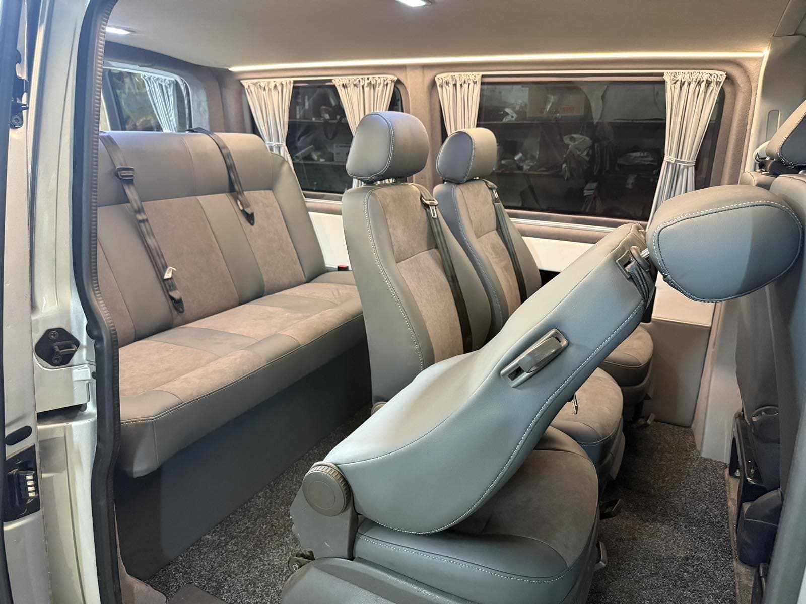 Volkswagen Transporter T6.1: переобладнання з вантажного в пасажирський 7+1 preview 5