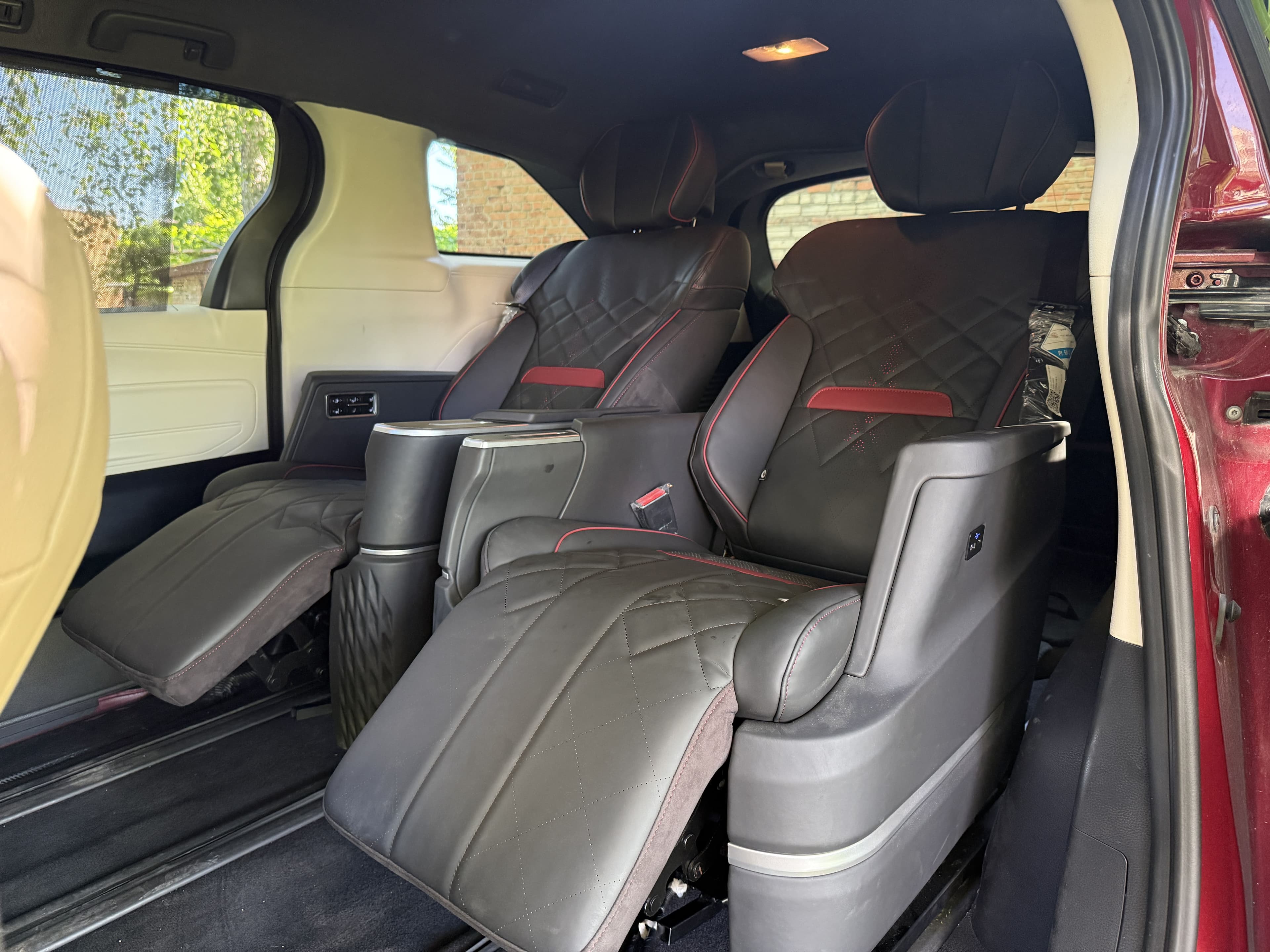 Встановлення реклайнерів з подвійною системою регулювання на Toyota Sienna VIP preview 4